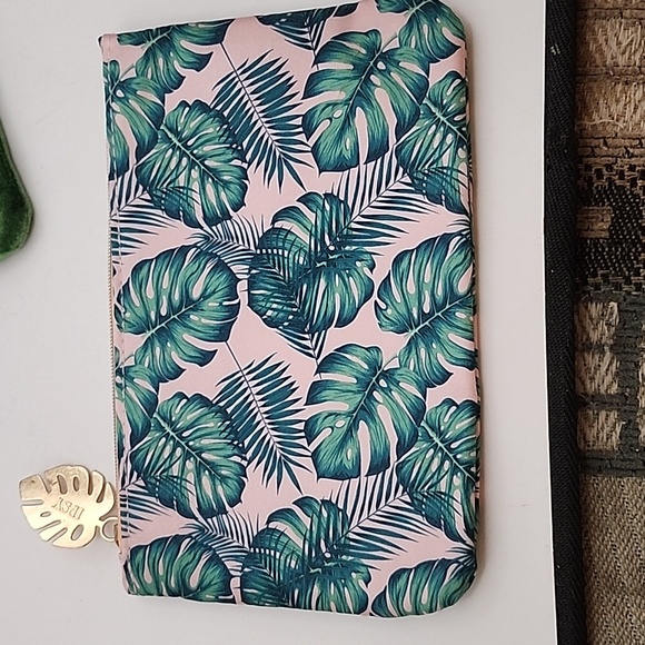 3Ipsy Bags Gre en & Pink NWOT - Picture 8 of 11